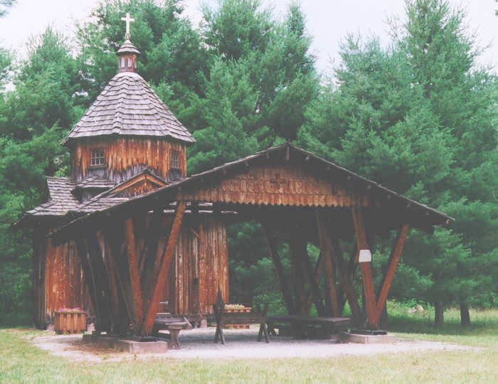 Shelter and chapel at Baturyn - bata.jpg
